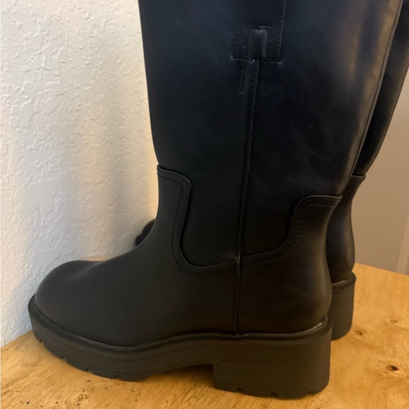 No Boundaries Sleek Black Wide Width Boots. Lug Pull Boots. Zipper on side. - Picture 8 of 8
